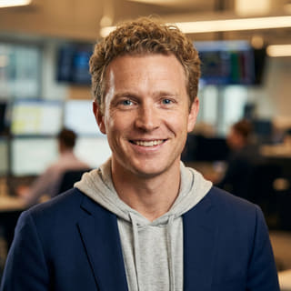 Ryan Brooks ดำรงตำแหน่ง Lead Trading Analyst ที่ วสุธนัต ภาพโปรไฟล์